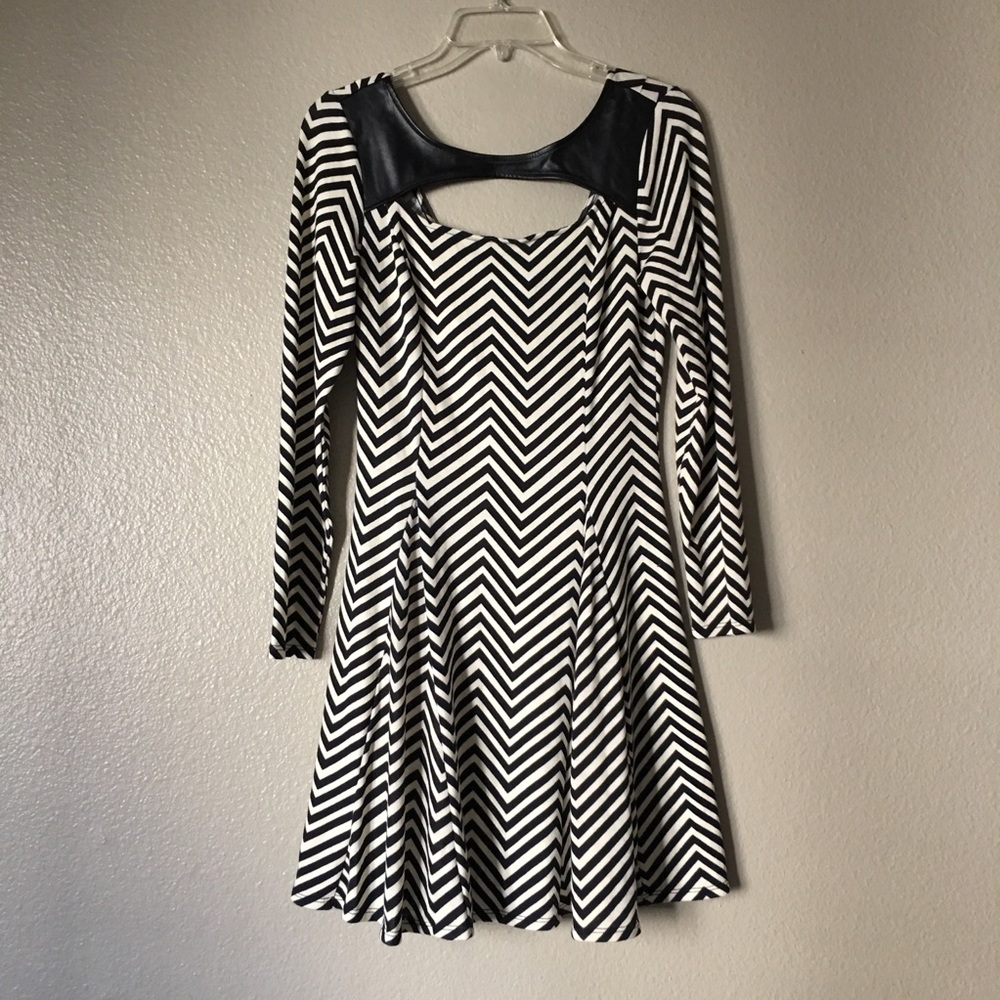 zig zag striped long sleeve dress